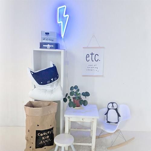 【SALE 50%off】【送料無料】LEDネオンスタイルライト(lightning bolt/blue) by A Little Lovely Company