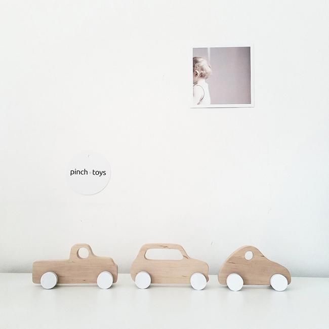 <img class='new_mark_img1' src='https://img.shop-pro.jp/img/new/icons58.gif' style='border:none;display:inline;margin:0px;padding:0px;width:auto;' />mini vintage cars set by pinch toys