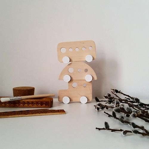 <img class='new_mark_img1' src='https://img.shop-pro.jp/img/new/icons58.gif' style='border:none;display:inline;margin:0px;padding:0px;width:auto;' />mini retro 70's cars set by pinch toys
