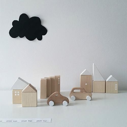 <img class='new_mark_img1' src='https://img.shop-pro.jp/img/new/icons57.gif' style='border:none;display:inline;margin:0px;padding:0px;width:auto;' />pinch city (積み木セット) by pinch toys