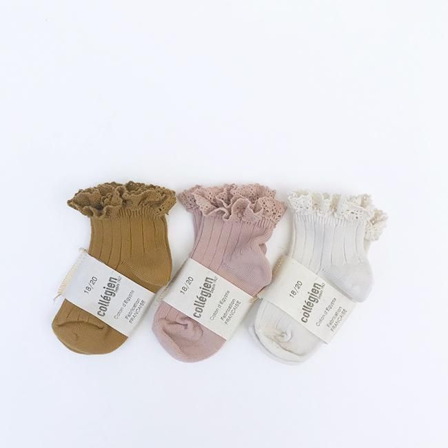 <img class='new_mark_img1' src='https://img.shop-pro.jp/img/new/icons47.gif' style='border:none;display:inline;margin:0px;padding:0px;width:auto;' />【SALE 30%off】Lace Trim Ankle Socks by Collegien(コレジアン)