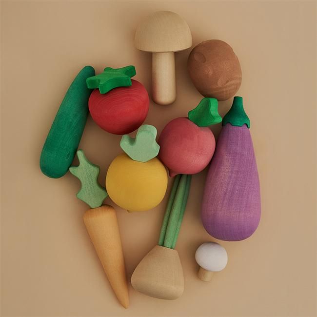 <img class='new_mark_img1' src='https://img.shop-pro.jp/img/new/icons57.gif' style='border:none;display:inline;margin:0px;padding:0px;width:auto;' />【送料無料】Wooden Vegitables set by Raduga Grez