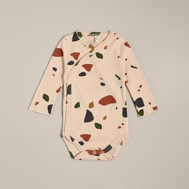 <img class='new_mark_img1' src='https://img.shop-pro.jp/img/new/icons6.gif' style='border:none;display:inline;margin:0px;padding:0px;width:auto;' />【送料無料】Terrazo Wrap Over Bodysuit by Organic Zoo