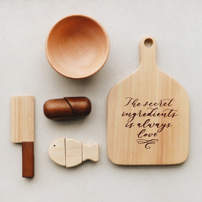<img class='new_mark_img1' src='https://img.shop-pro.jp/img/new/icons14.gif' style='border:none;display:inline;margin:0px;padding:0px;width:auto;' />̵wooden chopping board set