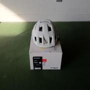 MET(å)SHELTER MIPS Off White / Matt<img class='new_mark_img2' src='https://img.shop-pro.jp/img/new/icons61.gif' style='border:none;display:inline;margin:0px;padding:0px;width:auto;' />