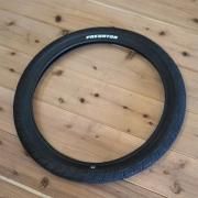 ECLAT()PREDATOR TIRE 202.30 BLACK/BLACK WALL<img class='new_mark_img2' src='https://img.shop-pro.jp/img/new/icons1.gif' style='border:none;display:inline;margin:0px;padding:0px;width:auto;' />
