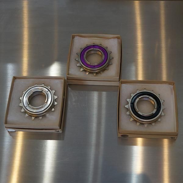 ホワイトインダストリーズ eno single freewheel 17T WHITE INDUSTRIES* eno single freewheel (pink) - BLUE LUG