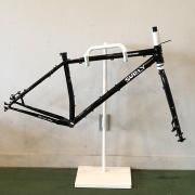 SURLY(륷ƥ) KARATE MONKY  Frame/Fork Set<img class='new_mark_img2' src='https://img.shop-pro.jp/img/new/icons61.gif' style='border:none;display:inline;margin:0px;padding:0px;width:auto;' />