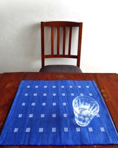 手織りコットンランチョンマット【Sat.Ranjee】北欧デザイン  【チャルコナ】 ブルー
