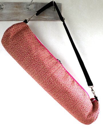 ヨガバッグ(ヨガマットケース)  手織ジュート麻生地  ダイヤ柄 ピンク