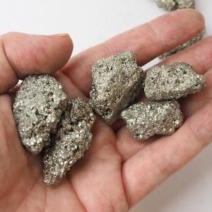 パイライトで重さは190グラムです大型です。 パイライトで重さは190グラムです大型です。