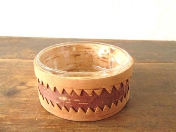 スウェーデンの美しい伝統工芸品♪白樺の円形小物入れ☆ ガラスの器