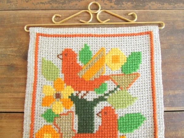 ほっこり♪クロスステッチ刺繍のタペストリー： オレンジ色の