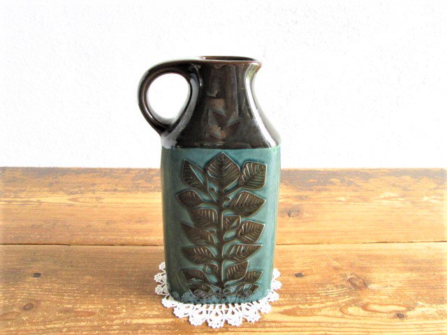 Rorstrand/ロールストランド社製 葉っぱのモチーフが素敵な陶器花瓶