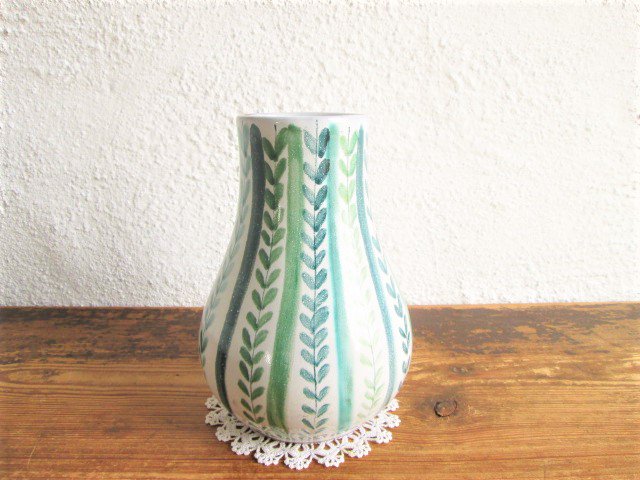 Arabia/アラビア社：グリーンのニュアンスが美しい葉っぱ模様の花瓶