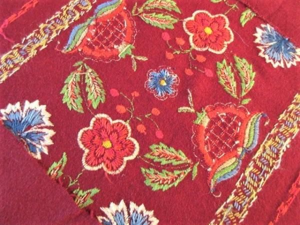 大作・レアカラー！ウール刺繍のタペストリー/カーテン： 伝統柄