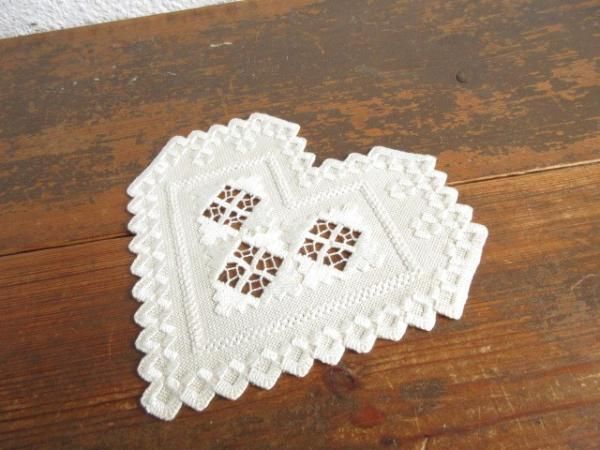 美品！エレガントな刺繍クロス・ハーダンガー刺繍：No.66 ライト