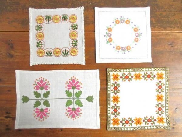 刺繍コトン・クロス:オレンジとパープルのお花のリース 刺繍コトン・クロス:オレンジとパープルのお花のリース