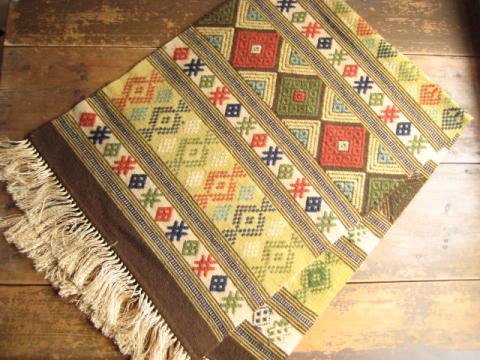 ☆大作！スウェーデンの伝統織物： クラバスノー織り☆ - 北欧雑貨