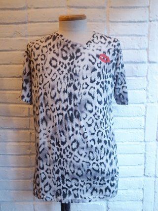【DRESSCAMP/ドレスキャンプ】レオパードVネックTシャツ(SILVER)
