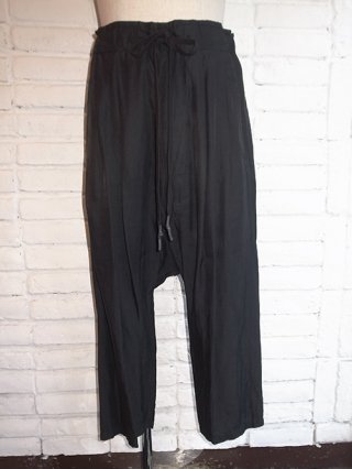 nude:mm2 Tucks Cropped Sarouel Pants (BLACK)