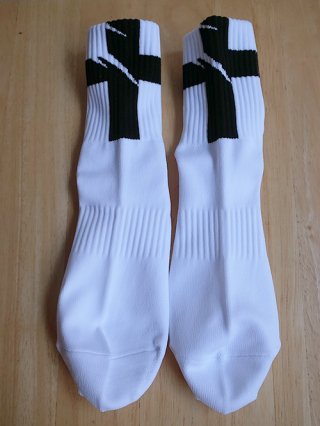 【kiryuyrik/キリュウキリュウ】CROSS Socks (White)