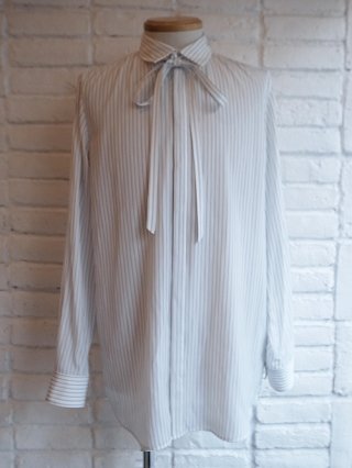 【GalaabenD/ガラアーベント】Stripe Ribbon Shirt (OFF WHITE)