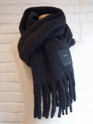 <img class='new_mark_img1' src='https://img.shop-pro.jp/img/new/icons8.gif' style='border:none;display:inline;margin:0px;padding:0px;width:auto;' />STRUM/ȥAlpaca Wool Brushed Scarf (BLACKNAVY)