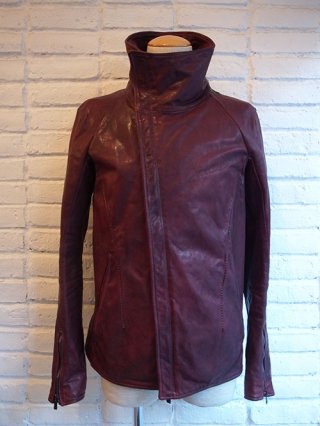 <img class='new_mark_img1' src='https://img.shop-pro.jp/img/new/icons8.gif' style='border:none;display:inline;margin:0px;padding:0px;width:auto;' />incarnationHORSE LEATHER HIGH NECK LAGRAN DARTS SHOULDER BLOUSON LINED JB-5S (52N/BORDEAUX)