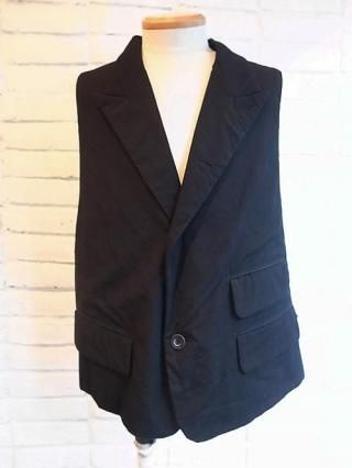 <img class='new_mark_img1' src='https://img.shop-pro.jp/img/new/icons8.gif' style='border:none;display:inline;margin:0px;padding:0px;width:auto;' />nude:masahiko maruyamaWool Cotton Twill VEST (MULTI BUTTONS ON THE BACK) (BLACK)