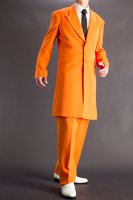 オレンジ色のズートスーツ