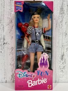 1996 Disney Fun Barbie<img class='new_mark_img2' src='https://img.shop-pro.jp/img/new/icons55.gif' style='border:none;display:inline;margin:0px;padding:0px;width:auto;' />