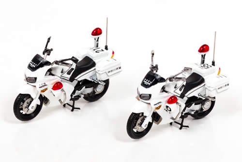 RAI’S 1/43 ホンダ VFR800P 白バイ 神奈川県警察 交通機動隊