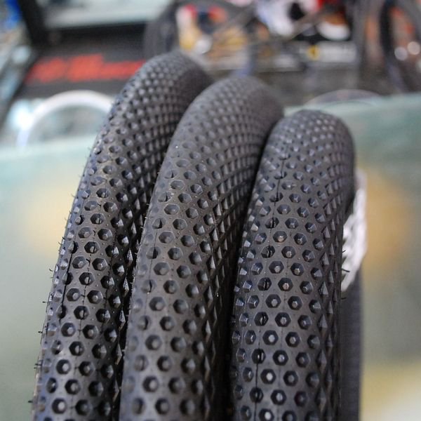 キッズ用 CULT | VANS TIRE -BLACK- - ジテンシャデポBMX　 名古屋のBMXプロショップが運営するストリート、フラットの完成車、カスタムパーツの通販サイト