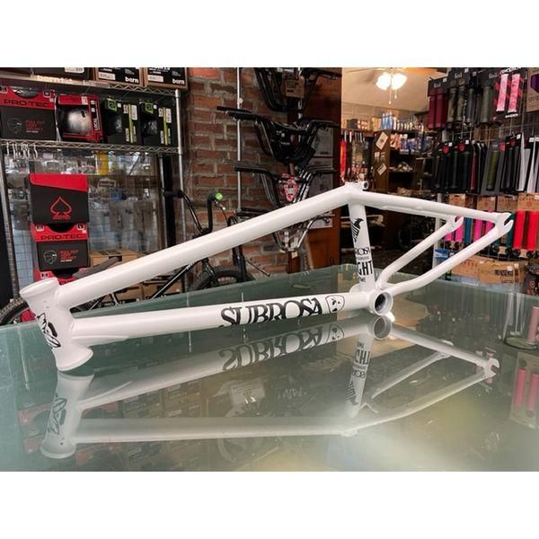 SUBROSA / FLIGHT FRAME -MATTE WHITE-中村輪夢シグネチャーフレーム | BMXパーク用軽量フレーム -  ジテンシャデポBMX　名古屋のBMXプロショップが運営するストリート、フラットの完成車、カスタムパーツの通販サイト