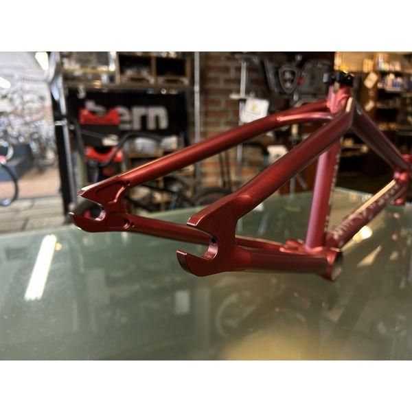 WETHEPEOPLE DOOMSAYER FRAME 20.5