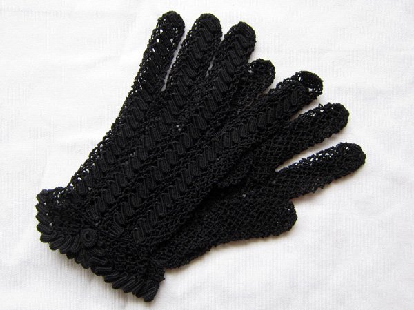 アンティーク手編みブラックレース手袋 - DE PARIS