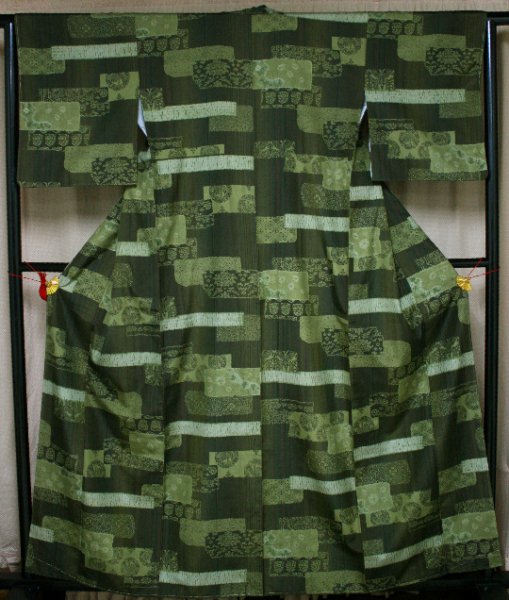 未使用の「吉澤与一」作・りかん茶色小紋着物(お勧め品です） - リサイクル着物のことなら京都で創業80年の老舗ゑちごやへ