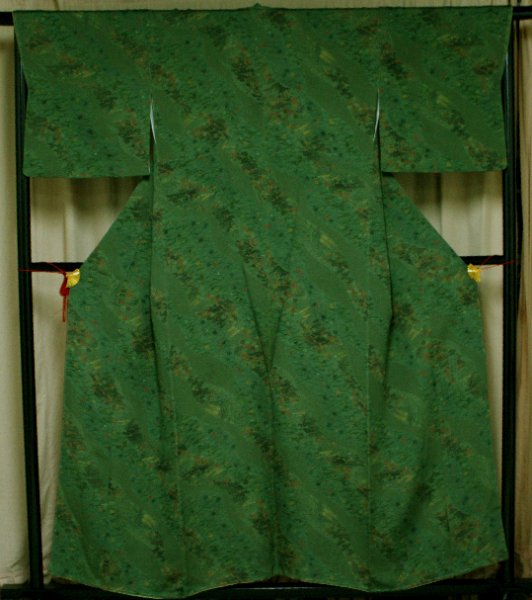 未使用の「南部幸雄」作・千歳緑ちりめん小紋着物 - リサイクル着物のことなら京都で創業80年の老舗ゑちごやへ