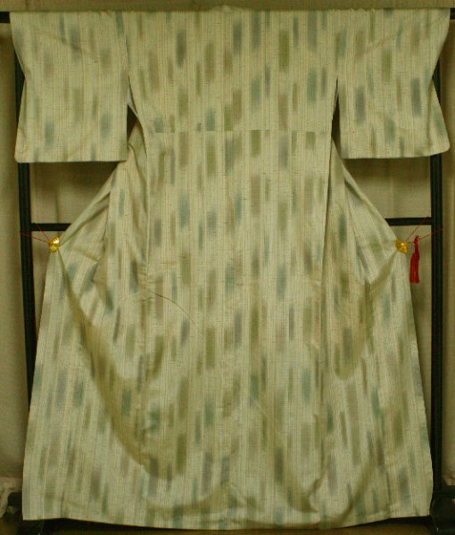 枯草色米沢ぜんまい紬着物（お勧め品です） - リサイクル着物のことなら京都で創業80年の老舗ゑちごやへ