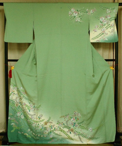 アップルグリーン辻が花模様訪問着（長身の方に） - リサイクル着物のことなら京都で創業80年の老舗ゑちごやへ