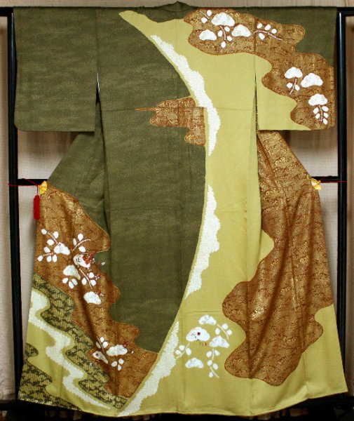 鶯茶色絞り入り訪問着（お勧め品です） - リサイクル着物のことなら京都で創業80年の老舗ゑちごやへ