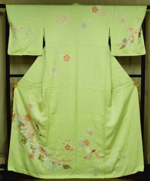 未使用の黄緑パステルカラー付け下げ着物（お買い得です） - リサイクル着物のことなら京都で創業80年の老舗ゑちごやへ