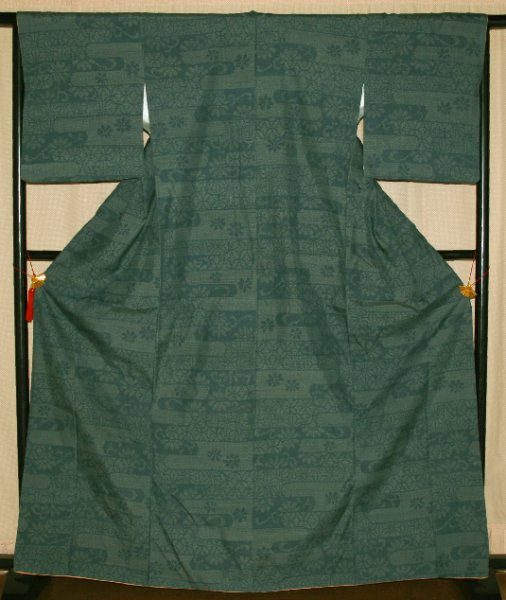 お召し茶色本場塩沢紬着物 - リサイクル着物のことなら京都で創業80年の老舗ゑちごやへ