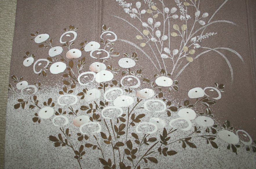 薄茶色菊に萩模様訪問着 - リサイクル着物のことなら京都で創業80年の老舗ゑちごやへ