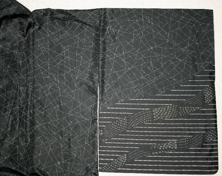 墨黒色大島紬生地・抽象文様付け下げ着物 - リサイクル着物の 墨黒色大島紬生地・抽象文様付け下げ着物 - リサイクル着物の