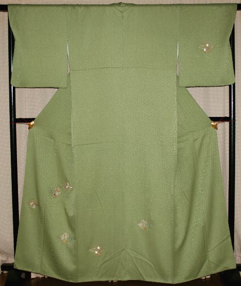 松葉色・松皮菱柄刺繍付け下げ着物（肩裄が長め） - リサイクル着物のことなら京都で創業80年の老舗ゑちごやへ