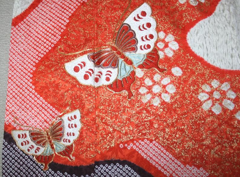 着】18801y 振袖金駒刺繍絞り重ね衿付き蝶に芝草文様刺繍着物