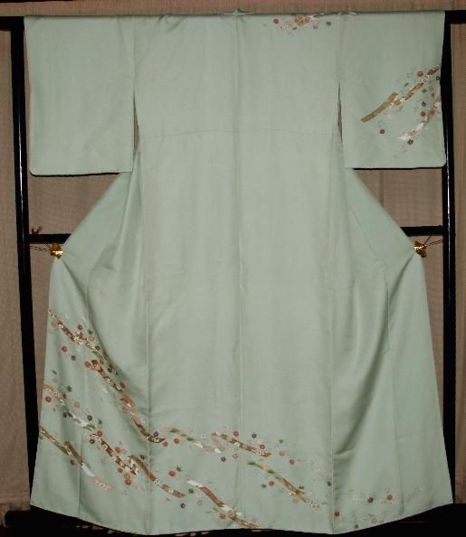 ホワイトリリー色熨斗文様付け下げ着物（お勧め品です