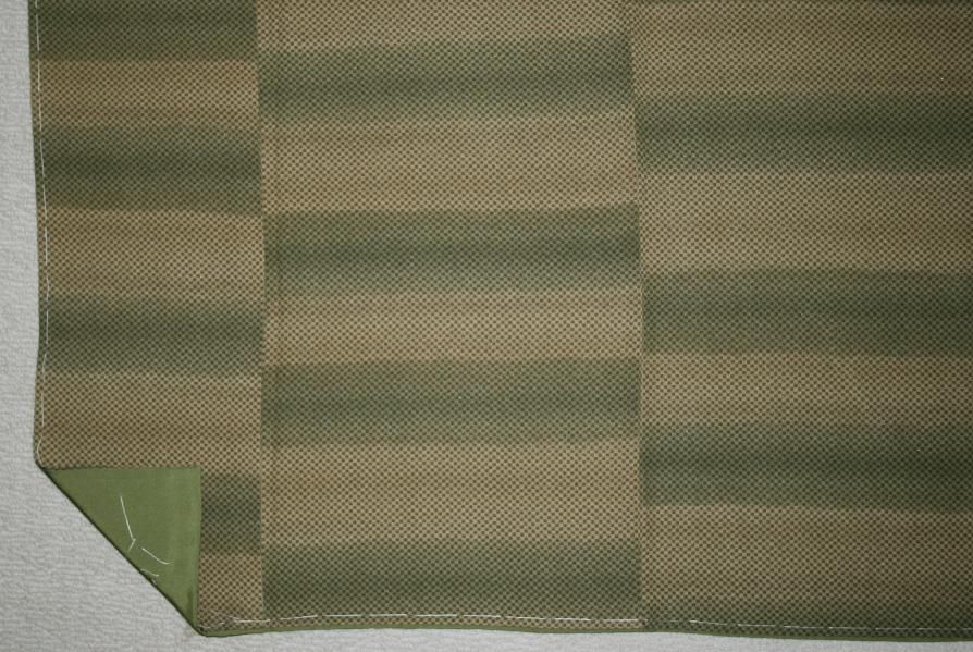 未使用の桑染色横段疋田柄小紋着物（お勧め品です